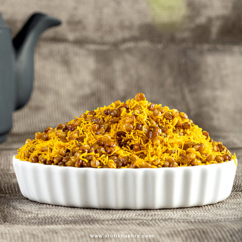 Stuti Khakhra Dal Moth