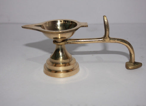 Brass Table Diya Deepak With Handle 158gm