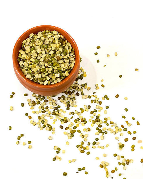 Kalagura Gampa Desi Pottu Pesara Pappu |Moong Dal