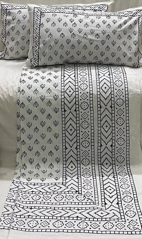 Clovers & Crafts Double Bedsheet Hand Block With Two Pillow Covers - White