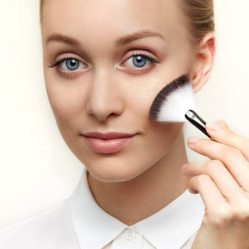 Oriflame Precision Fan Powder Brush