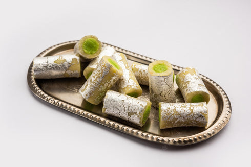 Vellanki Foods Kaju Pista Rolls