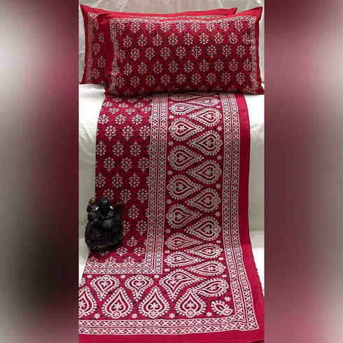 Clovers & Crafts Neptol Double Bedsheet With Two Pillow Covers - Red