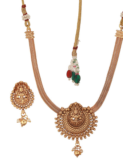 Tassel closure detail on the necklace