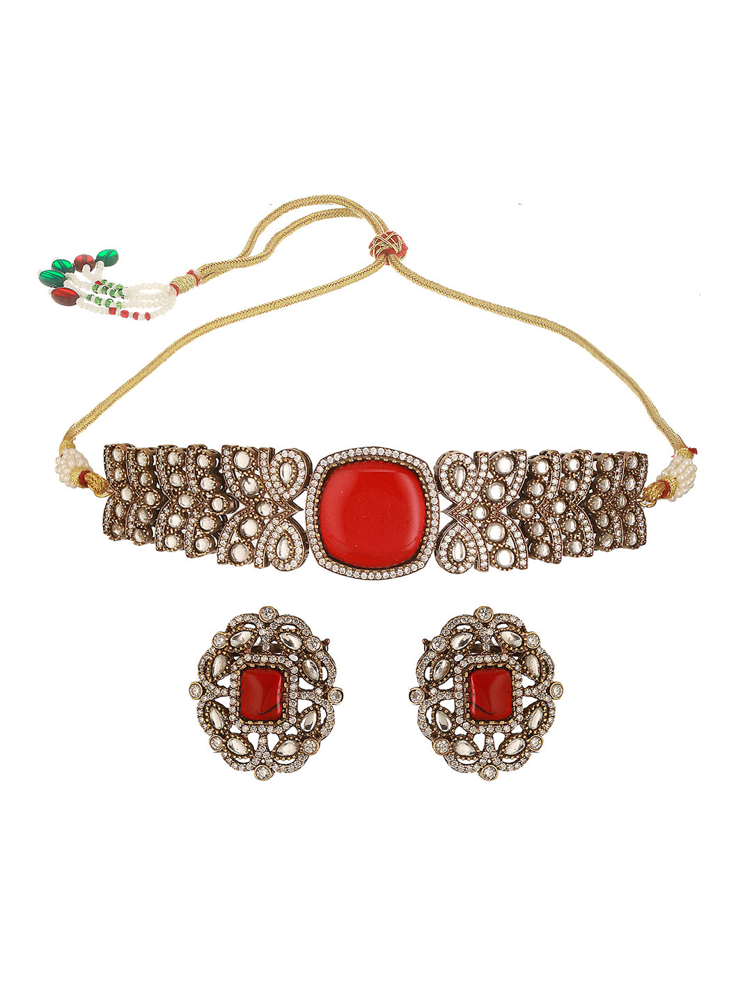 Side profile of the statement choker necklace