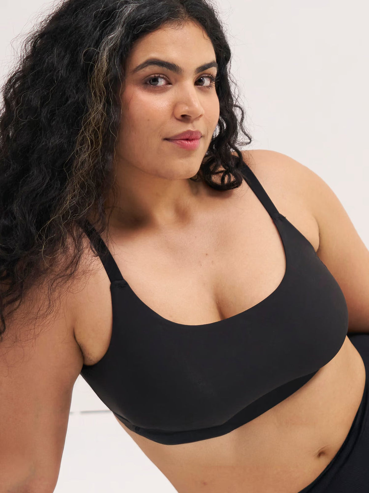 UNDERNEAT Every Day Scoop Bralette - Non-Padded Wireless Full Coverage and Seamless - Black - view 6