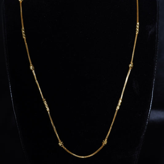 Pure Gold Plain Chain With  Circle And Cycliderical Cube Design 8.38g