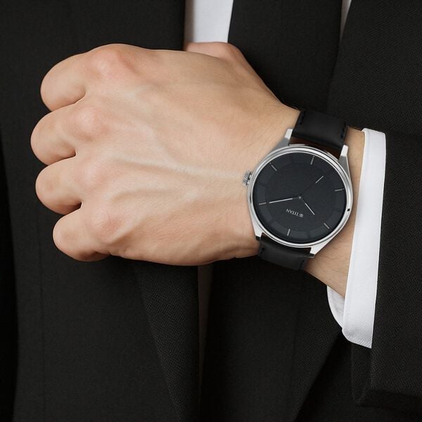 Titan Workwear Quartz Analog Black Dial Black Leather Strap Watch For Men