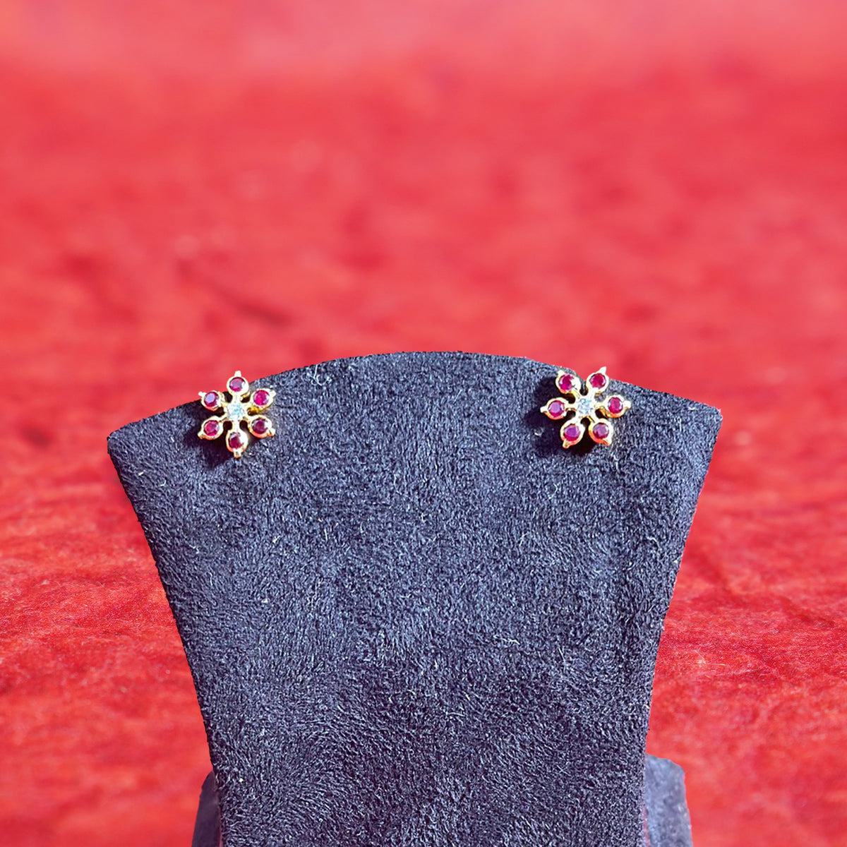 Pure Gold Clasic Ear Rings With Red Stones 4.16g