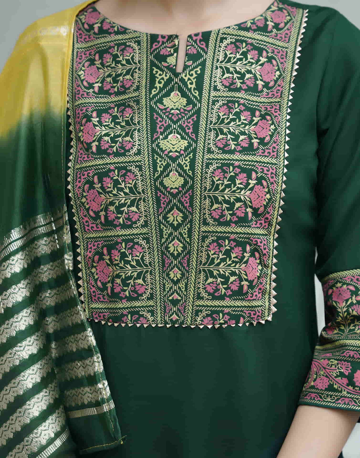 Sudathi Dark Green Cotton Printed Straight Kurta Set With Dupatta - PUSHMYCART