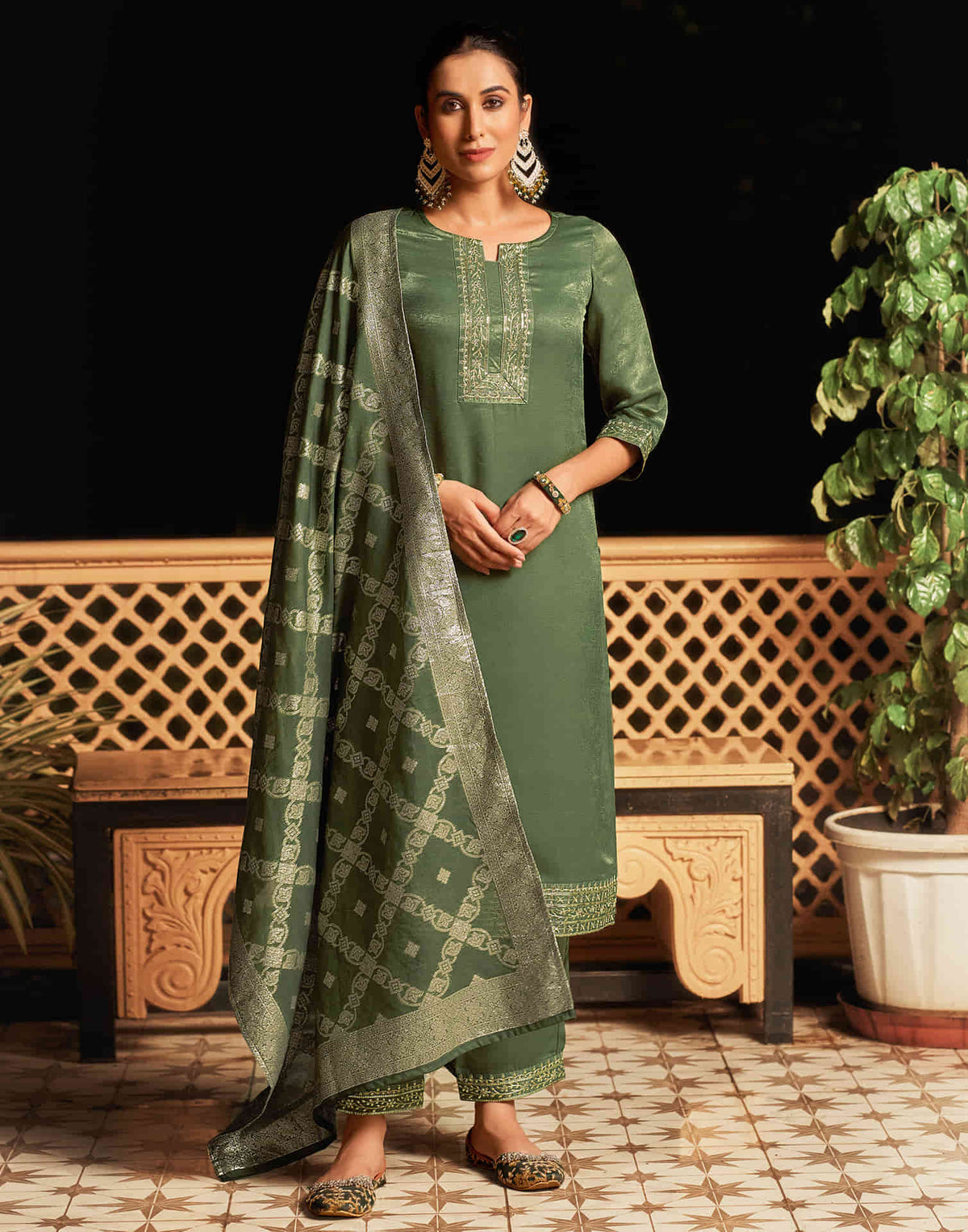Sudathi Olive Green Velvet Plain Straight Kurta Set With Dupatta - PUSHMYCART