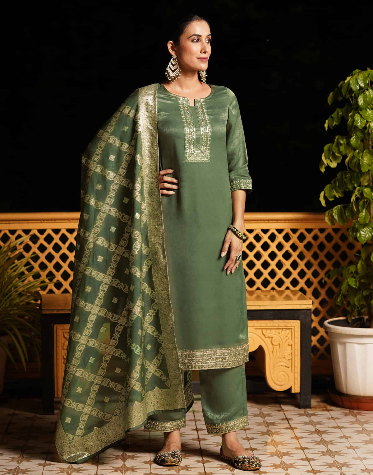 Sudathi Olive Green Velvet Plain Straight Kurta Set With Dupatta