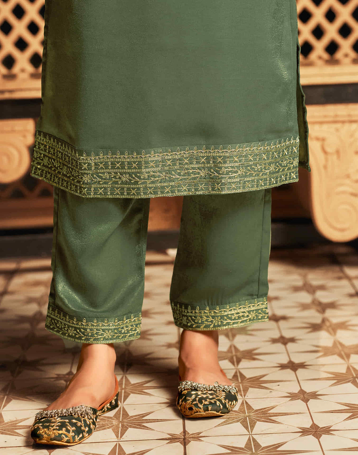 Sudathi Olive Green Velvet Plain Straight Kurta Set With Dupatta - PUSHMYCART