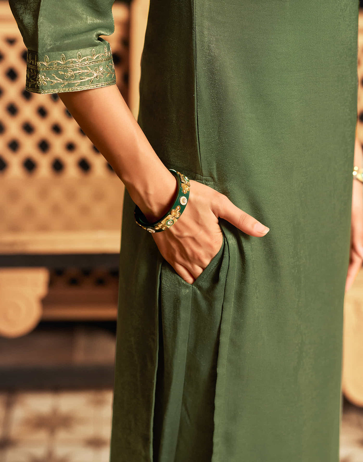 Sudathi Olive Green Velvet Plain Straight Kurta Set With Dupatta - PUSHMYCART