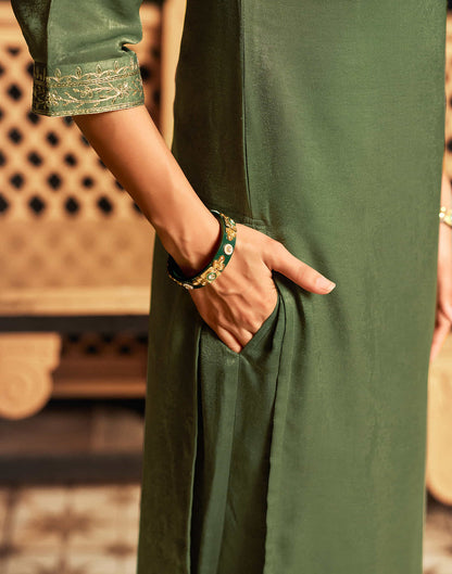 Sudathi Olive Green Velvet Plain Straight Kurta Set With Dupatta - PUSHMYCART