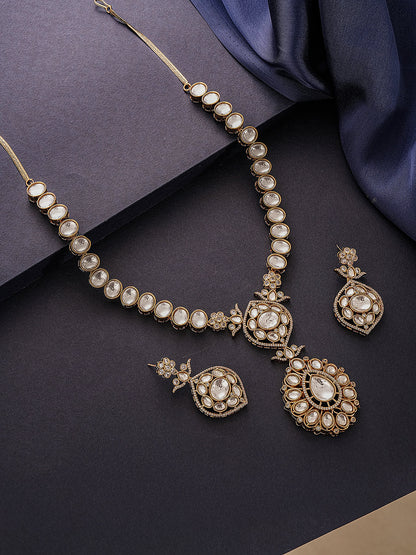 Gold toned Kundan uncut Polki Jadau bridal statement jewellery set necklace front view