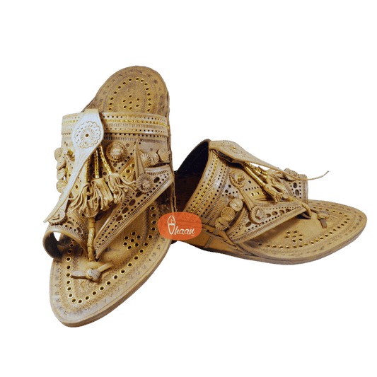 Vhaanfootwear Antique Shahu Kolhapuri Chappal For Men Round Medallion Tassel Design