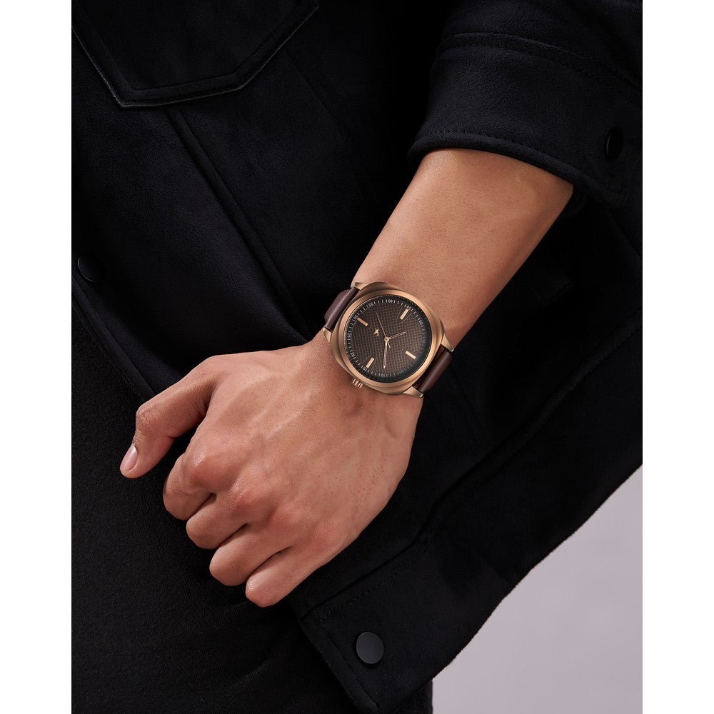 Fastrack Stunners X Quartz Analog Brown Dial Leather Strap Watch For Guys