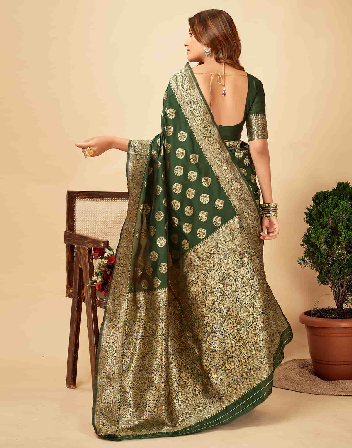 Sudathi Dark Green Woven Banarasi Silk Saree - PUSHMYCART