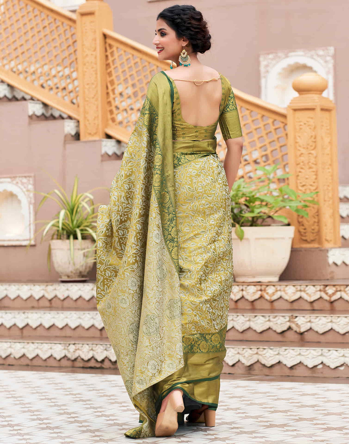 Sudathi Dark Green Woven Kanjivaram Silk Saree - PUSHMYCART