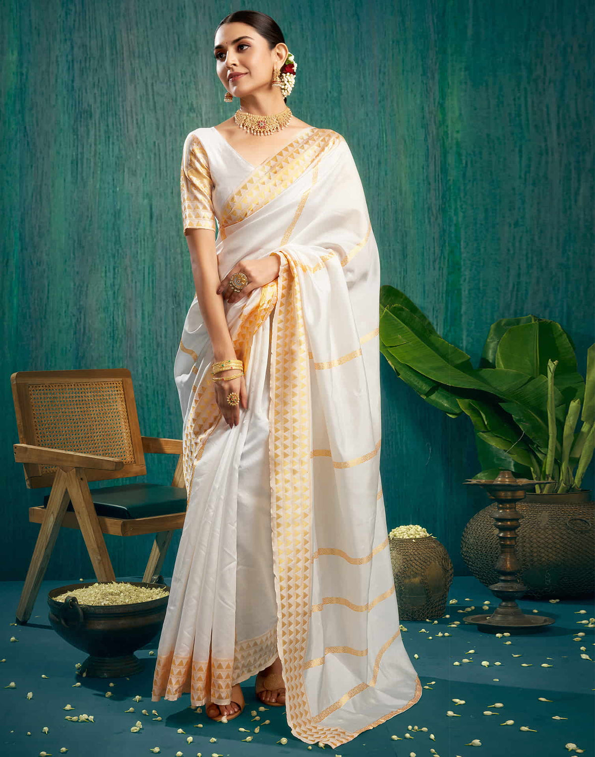 Sudathi White Woven Kanjivaram Silk Saree