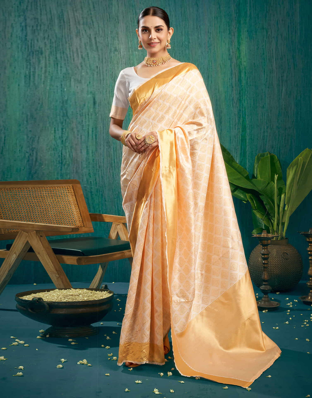 Sudathi Cream Woven Kanjivaram Silk Saree - PUSHMYCART