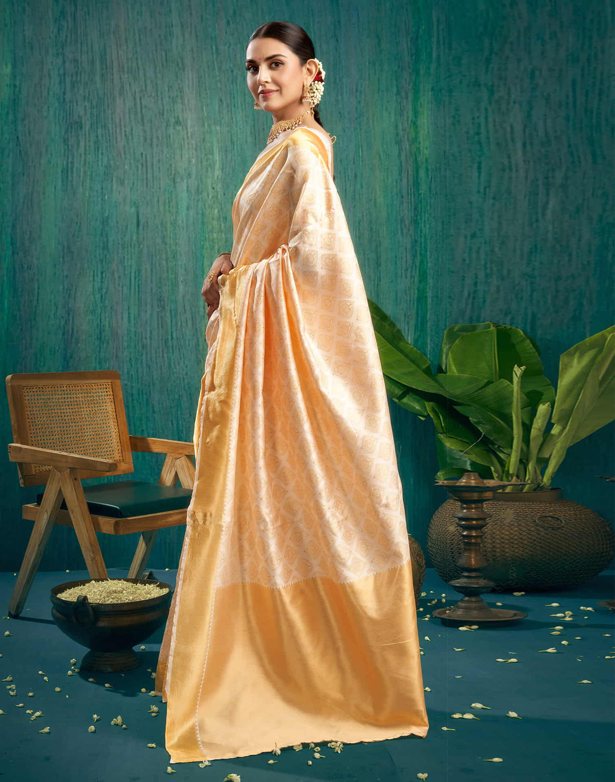 Sudathi Cream Woven Kanjivaram Silk Saree - PUSHMYCART