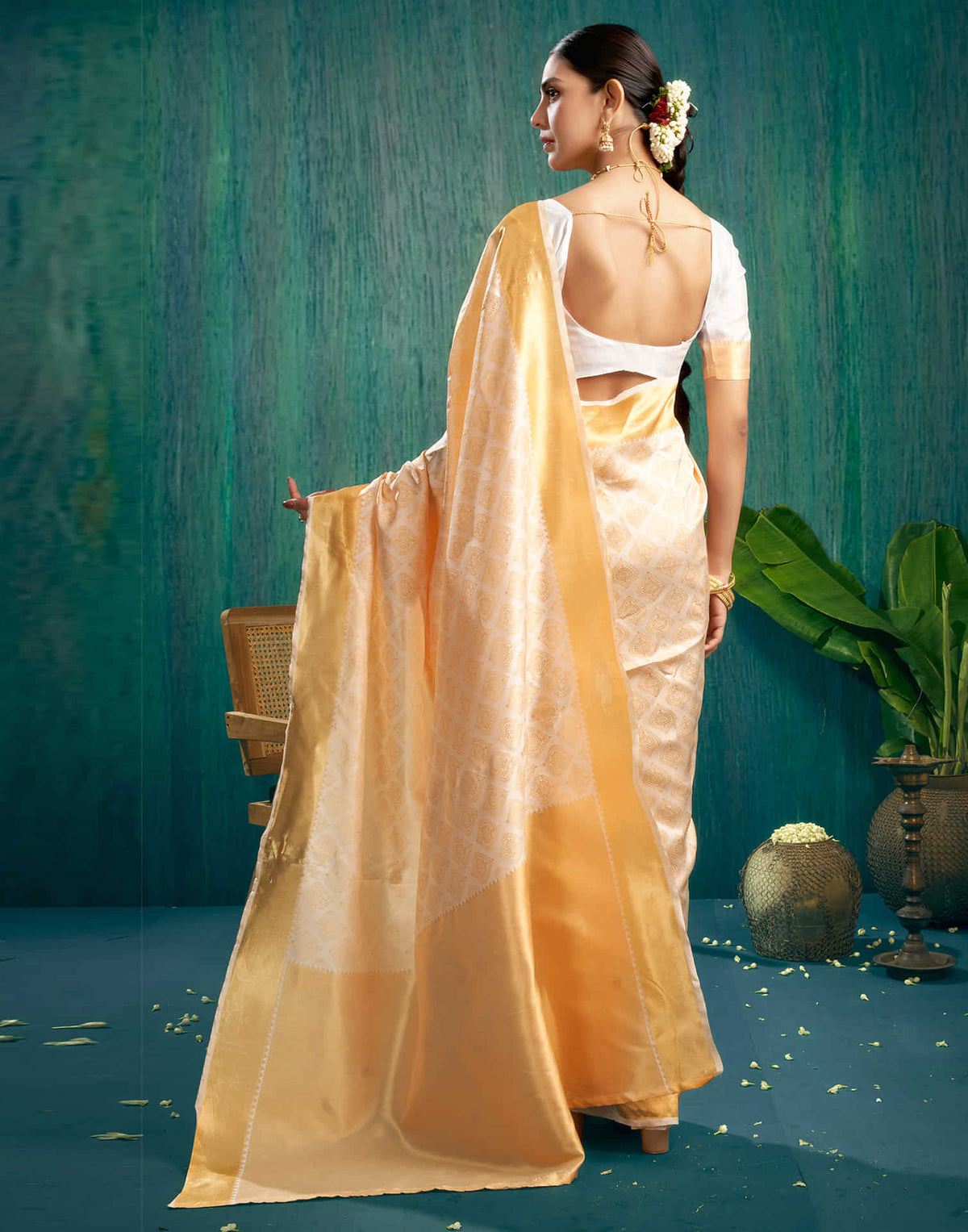 Sudathi Cream Woven Kanjivaram Silk Saree - PUSHMYCART
