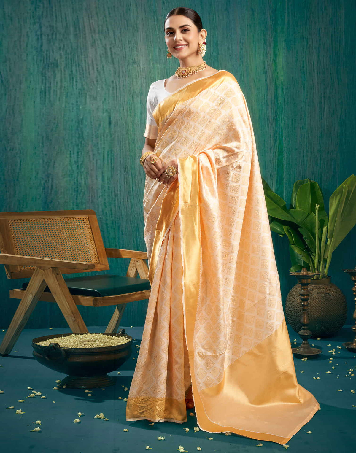 Sudathi Cream Woven Kanjivaram Silk Saree