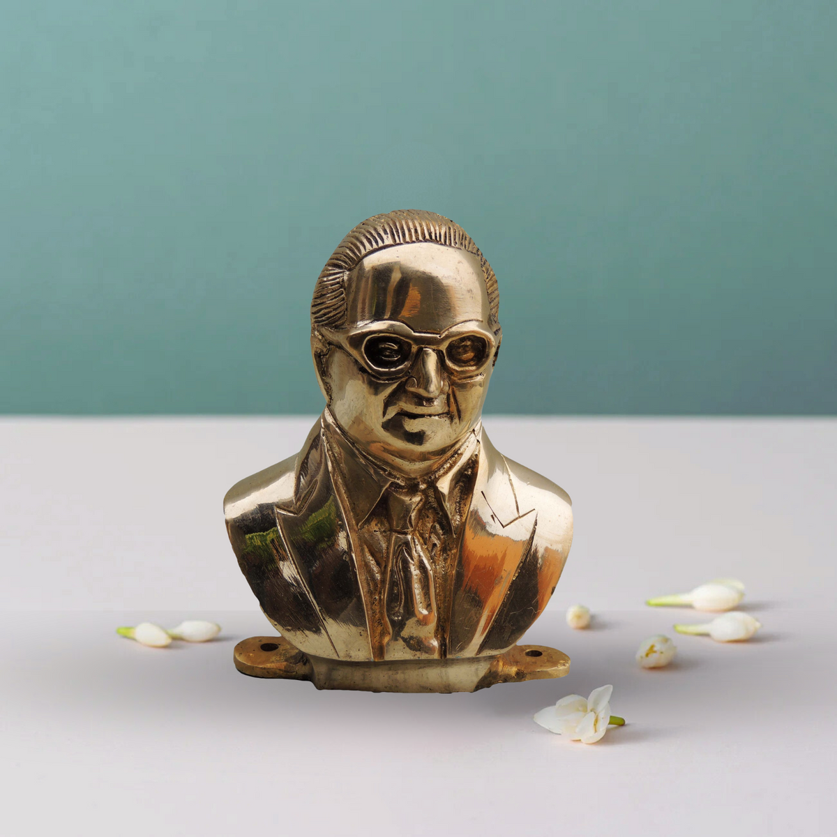 Brass Ambedker Face 0.9Kg - PUSHMYCART