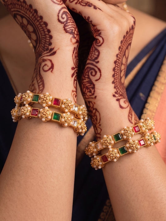 Nui Set of 4 Gold Plated Kundan Studded Bangles