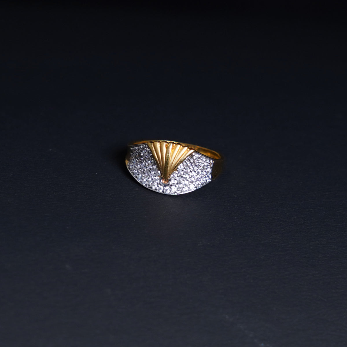 Pure Gold Design With White Stone Ring 3.86g