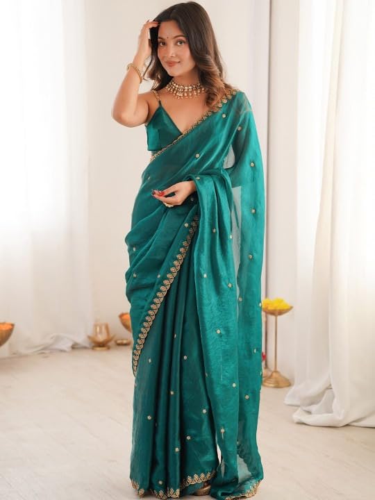 Vasthrlay Ethnic Classic Saree with decorative traditional design