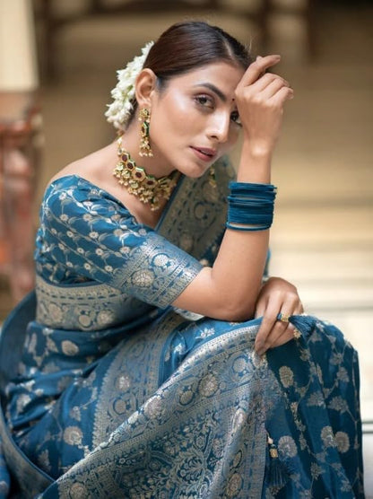 Vasthrlay Kanjivaram Classic Saree with decorative traditional design