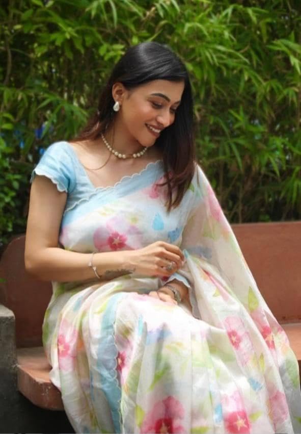 Vasthrlay Organza Classic Saree with decorative Printed design