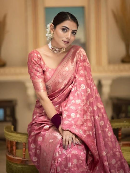 Vasthrlay Classic Traditional Saree with elegant kanjivaram styling