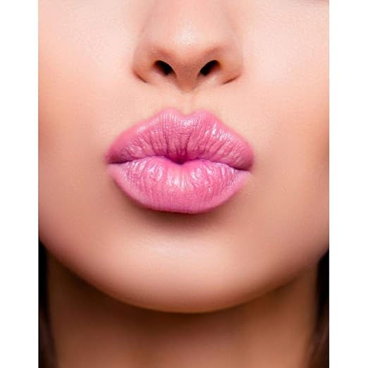Lakme Lip Love Chapstick Strawberry 4.5G - PUSHMYCART