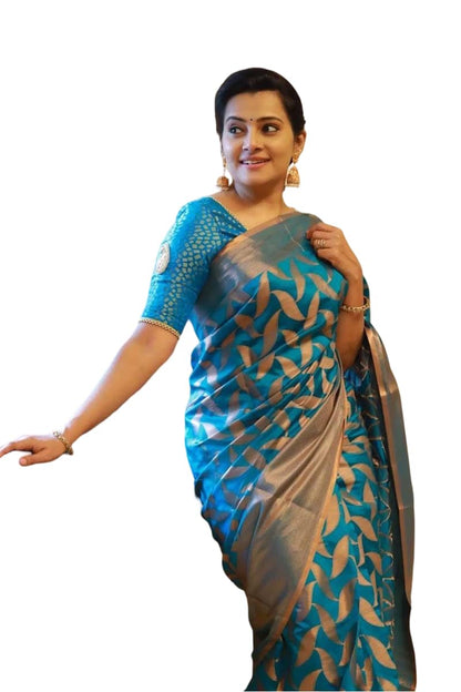 Vasthrlay Classic Handwoven Traditional Saree for festive ethnic occasions