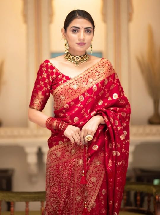 Vasthrlay Classic Traditional Saree with elegant kanjivaram styling