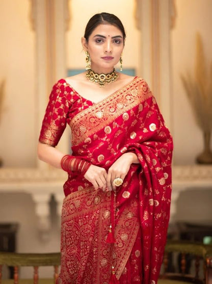 Vasthrlay Classic Traditional Saree with elegant kanjivaram styling