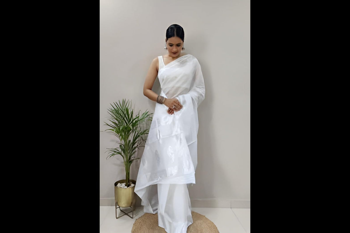 Vasthrlay Traditional Saree in Classic with refined cotton ethnic appeal