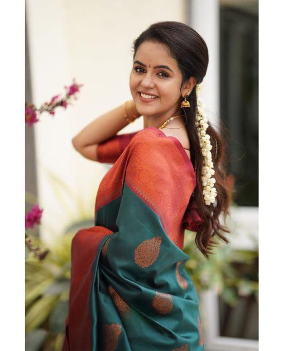 Vasthrlay Traditional Saree in Classic with refined kanjivaram ethnic appeal
