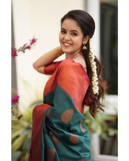 Vasthrlay Traditional Saree in Classic with refined kanjivaram ethnic appeal