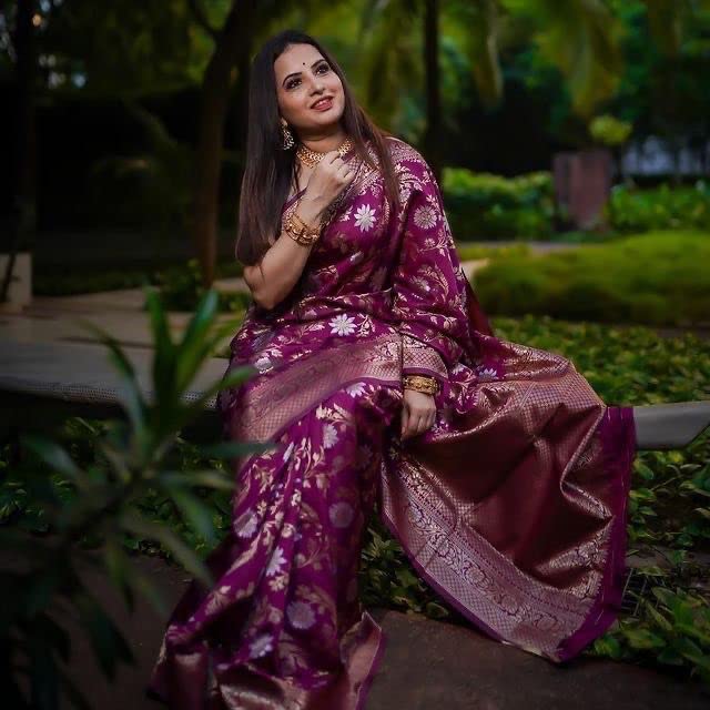 Vasthrlay Kanjivaram Wine Saree with decorative traditional design