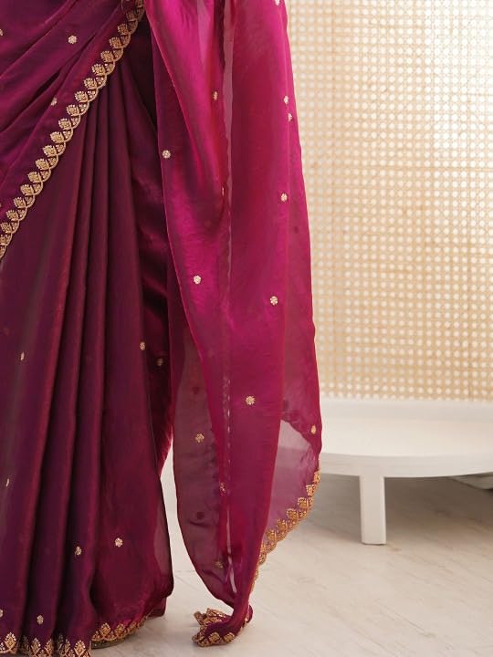Vasthrlay Traditional Saree in Classic with refined ethnic ethnic appeal