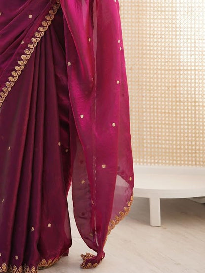 Vasthrlay Traditional Saree in Classic with refined ethnic ethnic appeal