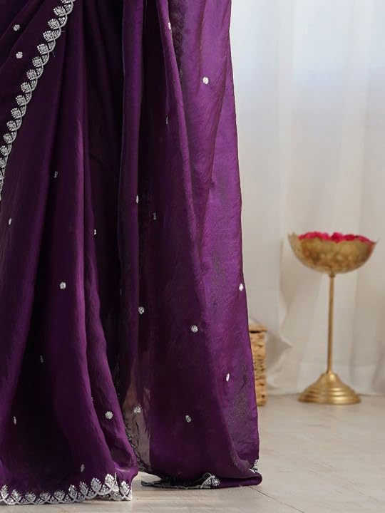 Vasthrlay Traditional Saree in Classic with refined ethnic ethnic appeal