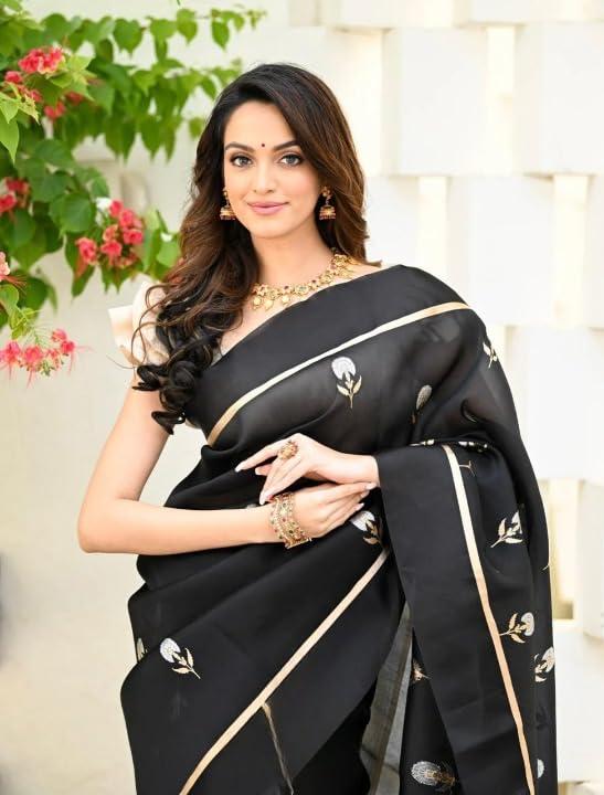 Vasthrlay Classic Traditional Saree with elegant kanjivaram styling