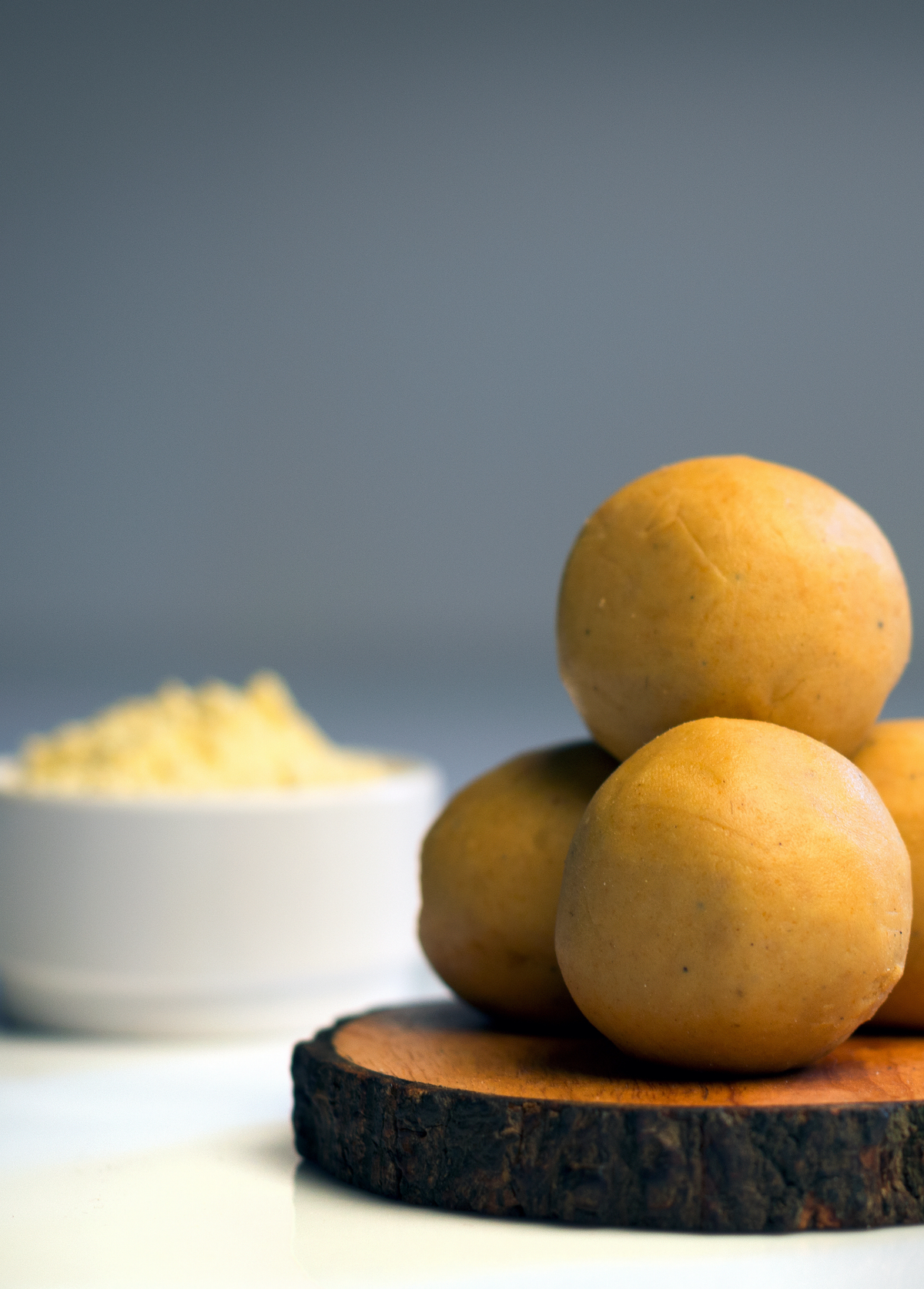Vijaya Karadant Besan Laddu - PUSHMYCART