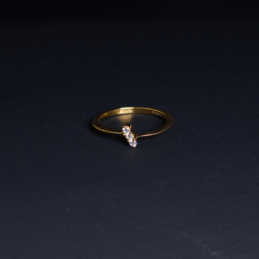 Pure Gold Casual Plain Rind With Three Stones 2.14g